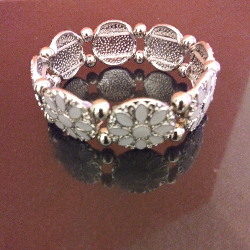 Bracelets - Picture 3 of 3